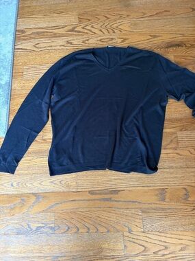 Men's Classic V-Neck Sweater in Black